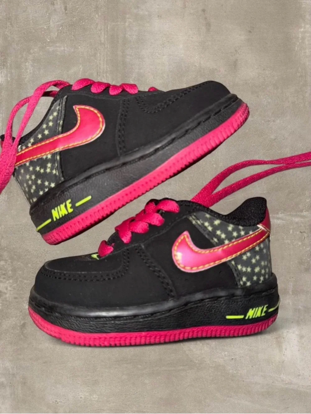 Nike Kids Black and Hot Pink Sneakers with Star Print